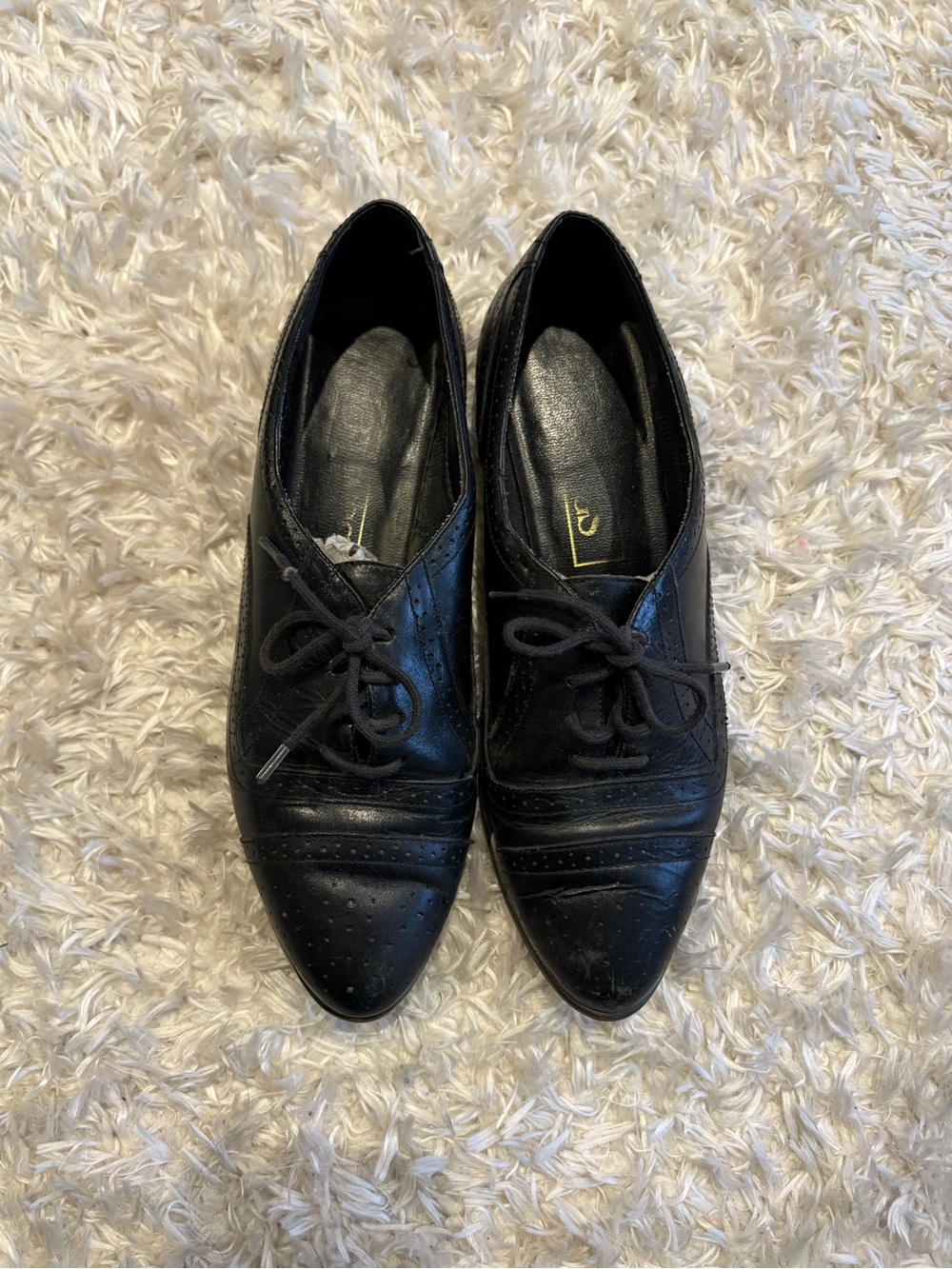 Classic Black Leather Lace-Up Flat Loafers